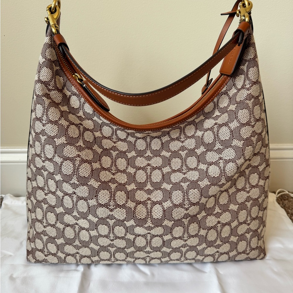 Coach Juliet Shoulder Bag 38 in Signature Jacquard - Picture 3 of 7
